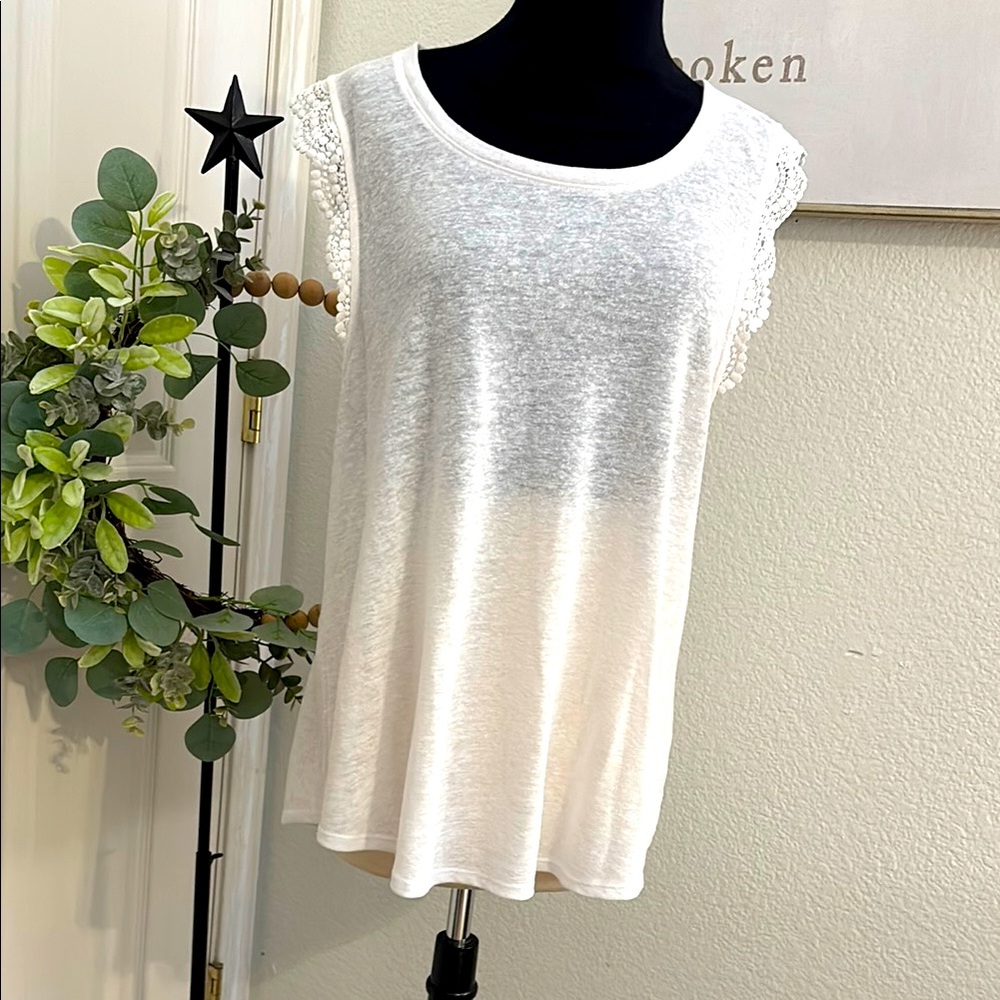Lucky Brand White Lace Sleeve Women's Top
BIG DIVORCE SALE